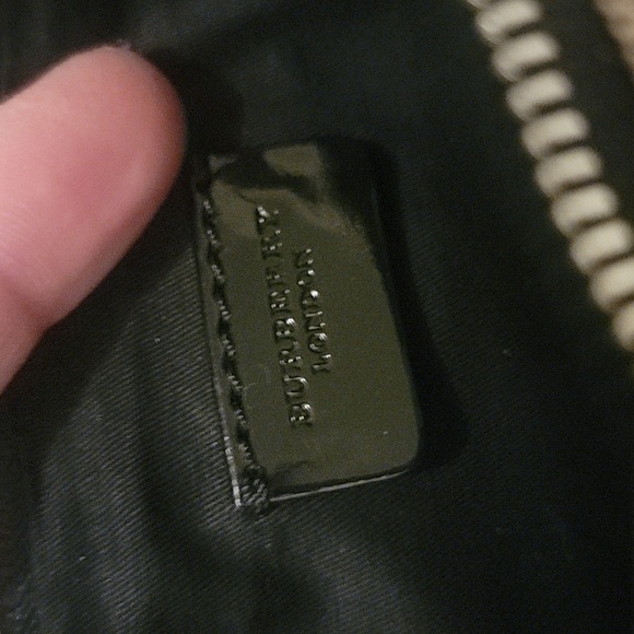 Burberry Wristlet Clutch. Burberry Plaid W/ Black Trim. Gorgous! BN. - Picture 4 of 8